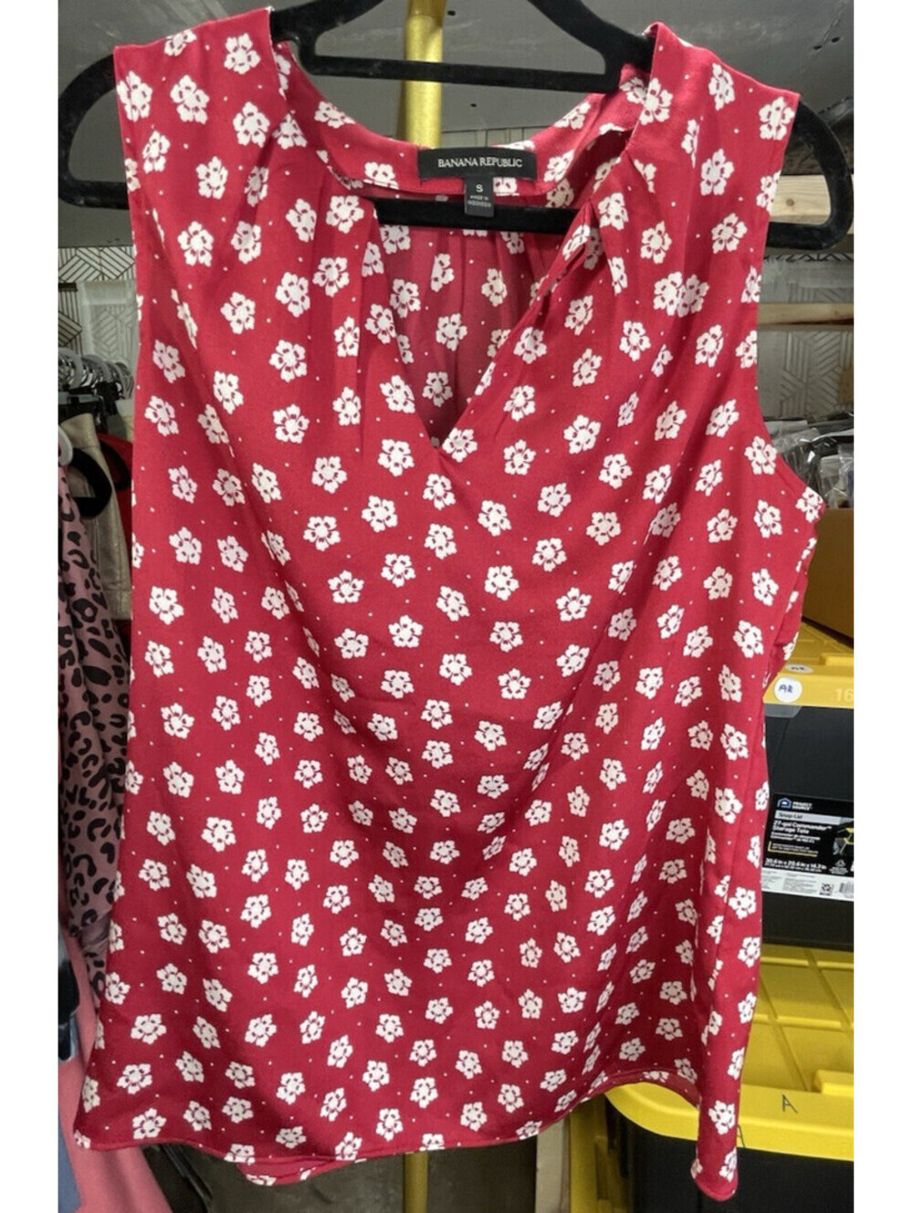 Banana Republic Blouse Women Small Red Floral Sleeveless Split Neck Top Tank